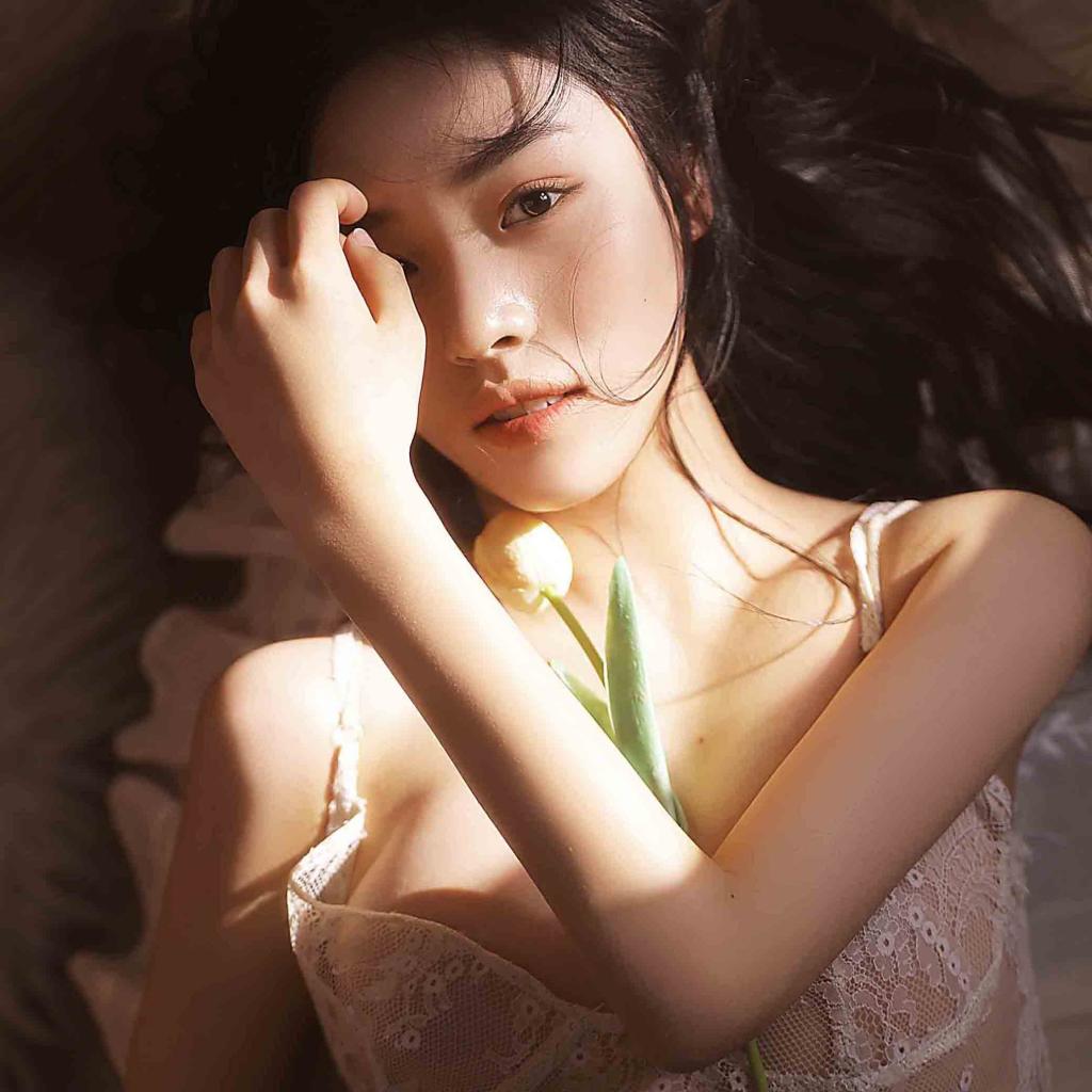 动物园幼虎被打头