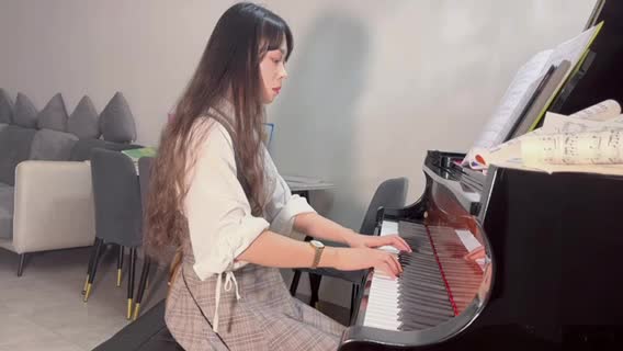《再次见到你》乐谱在这里：http://www.ta
