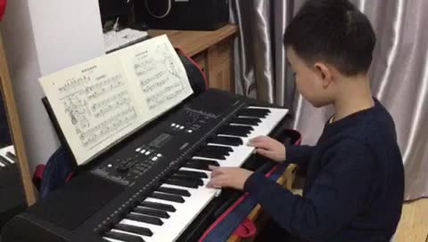 234084931 发布了一个钢琴弹奏视