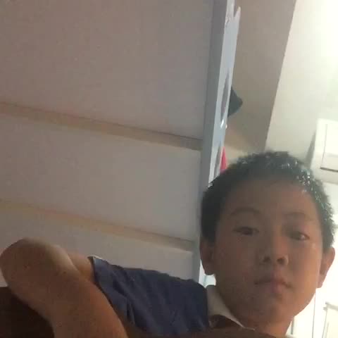 严梓宸 发布了一个吉他弹奏视频，欢迎来围