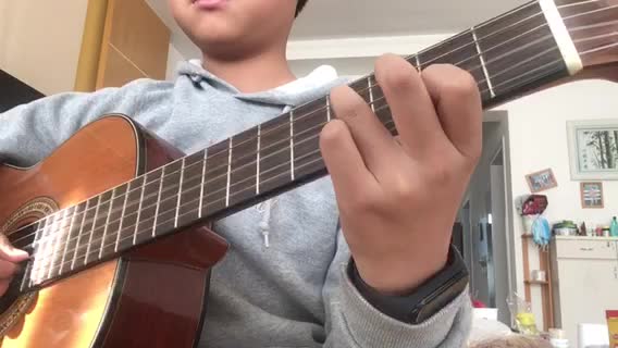 无名指骨折了，难！http://music.52jianpu.com/tanqin/j