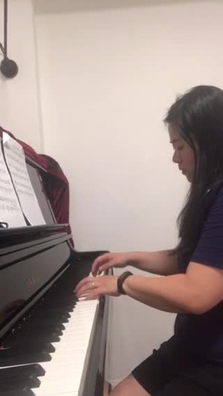 kirsten.xie 发布了一个钢琴弹
