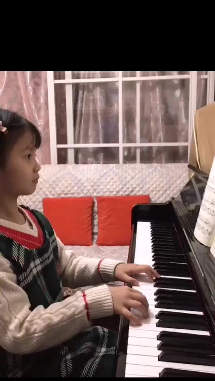 dancewithwolf 发布了一个钢琴弹奏视频，欢