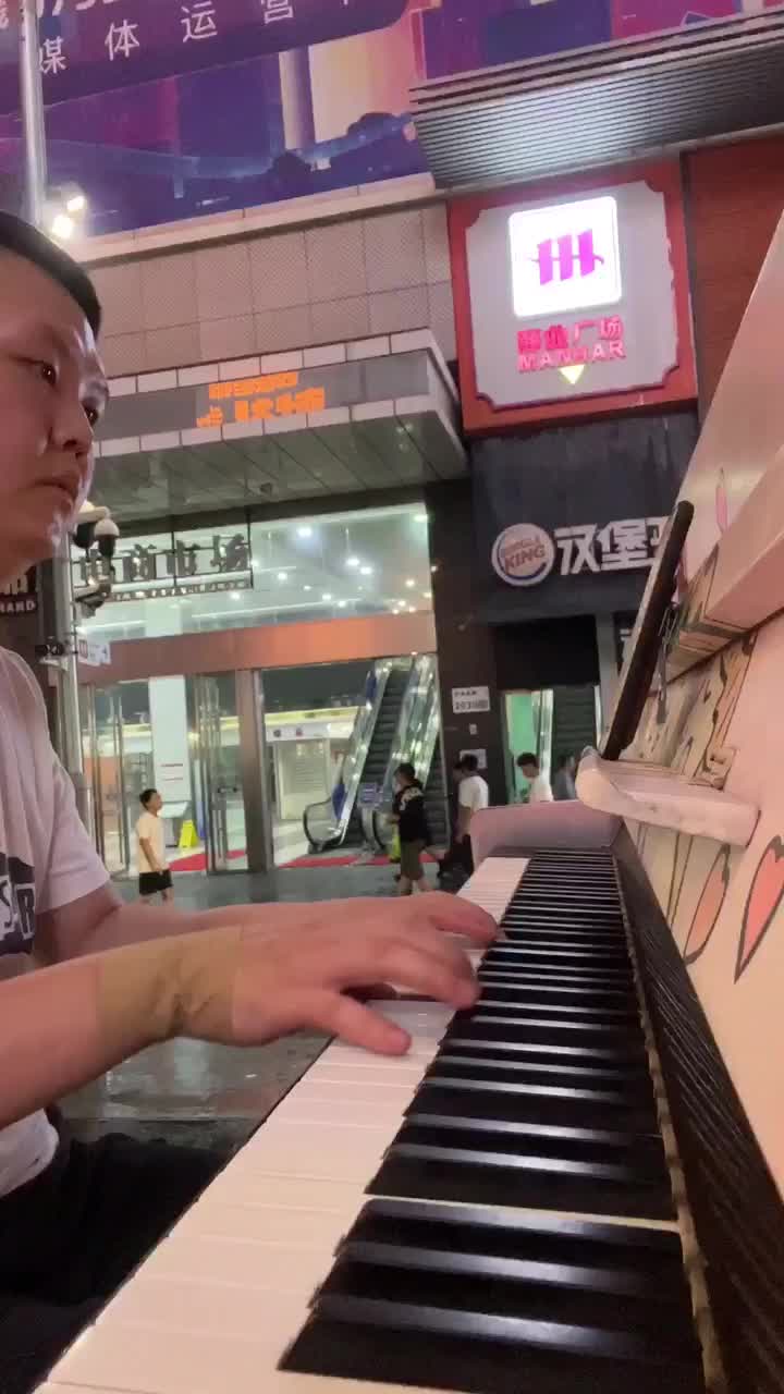 雨中街头钢琴随手视奏林俊杰《江南》…🌧️