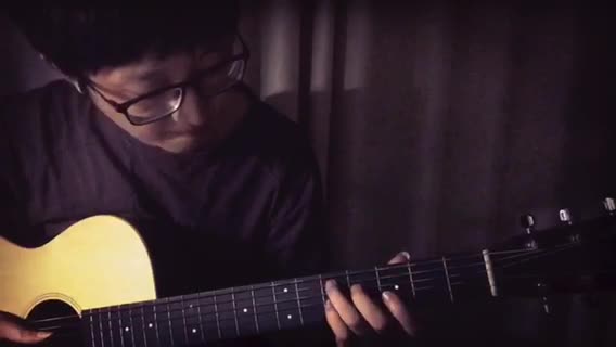 初学小幸运一小段，词不熟，唱错了😂。相关